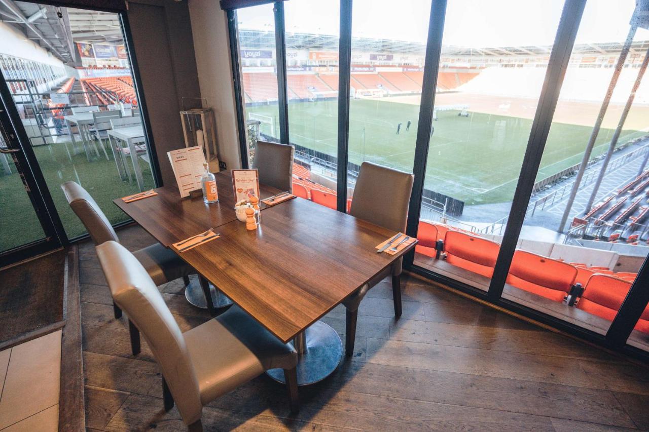 Blackpool Football Club Stadium Hotel, A Member Of Radisson Individuals Extérieur photo