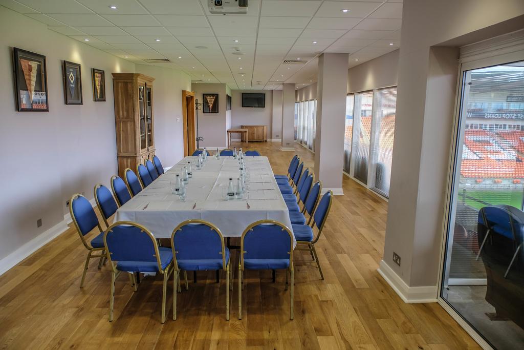 Blackpool Football Club Stadium Hotel, A Member Of Radisson Individuals Extérieur photo